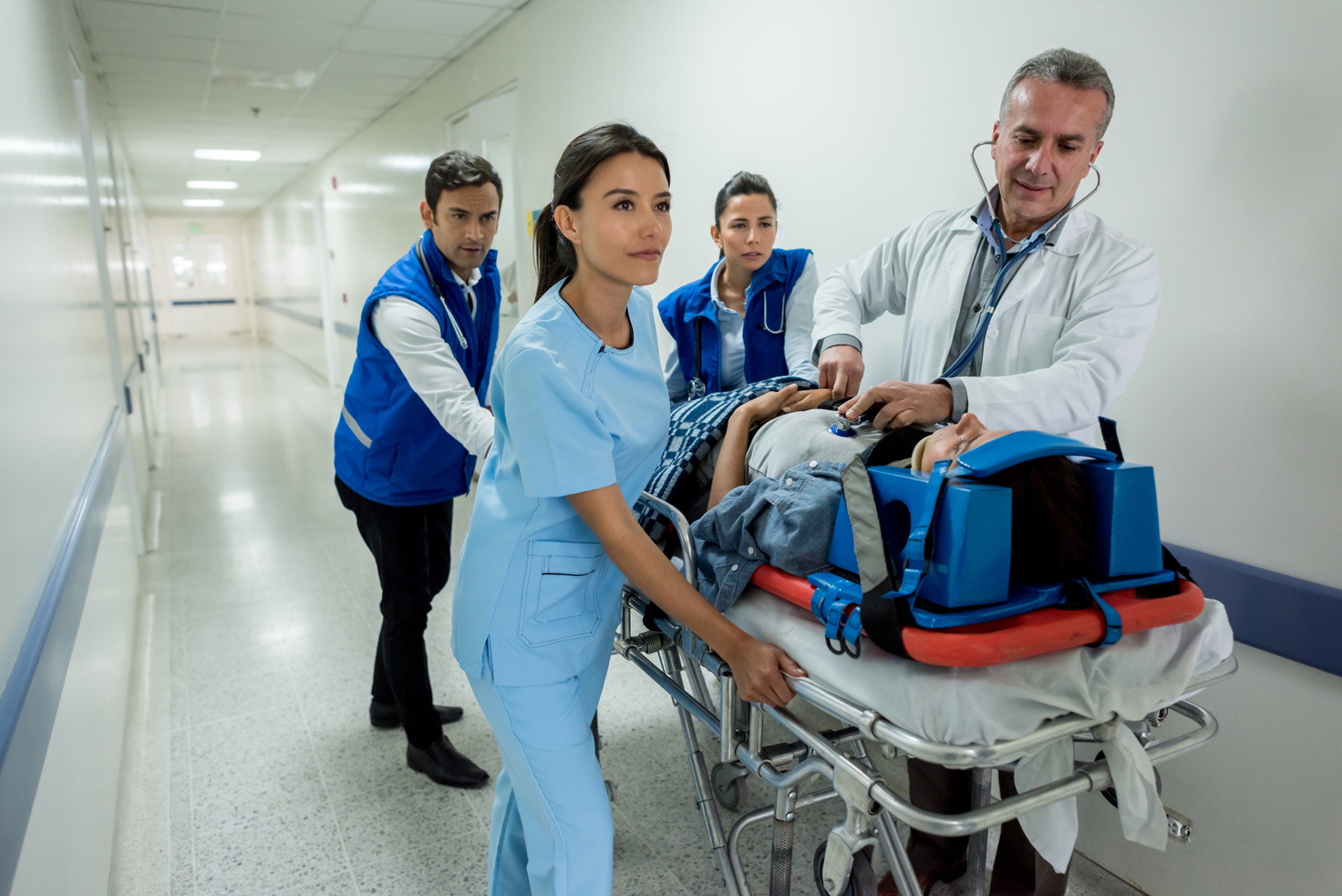 Doctors at the ER attending an emergency